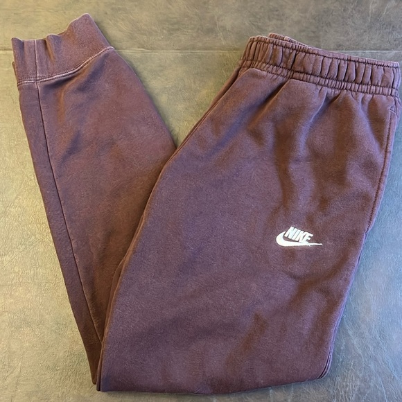 Nike Other - Men’s Nike Brown/Maroon Jogger Sweatpants; Size: M